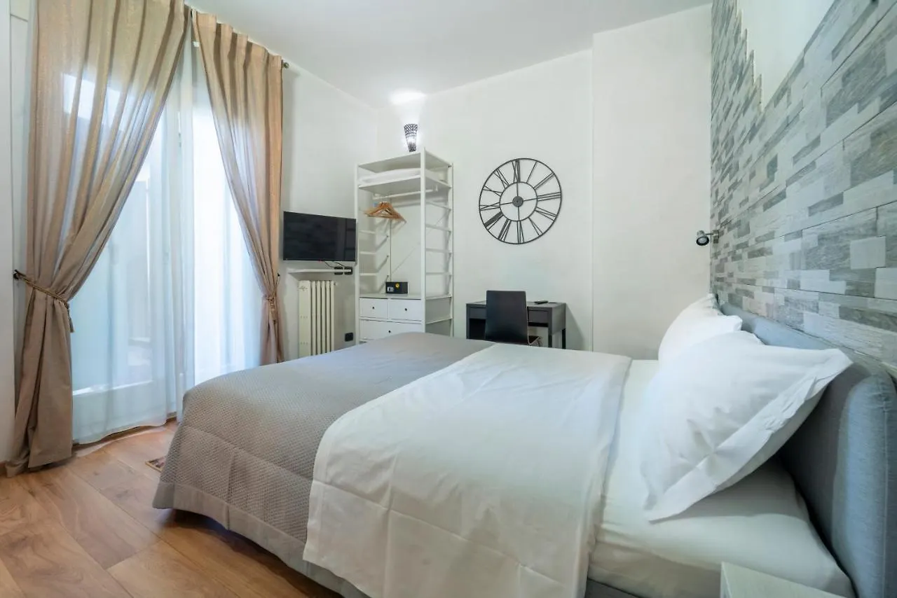 Aurelia Rooms Verona 3*,  Italy