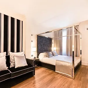 Aparthotel House